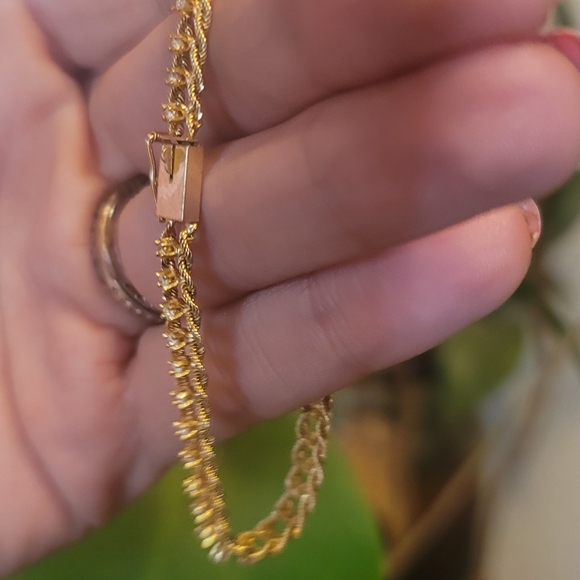 Vintage 14K Gold, 50 Diamonds Twist Rope Bracelet - Picture 4 of 6